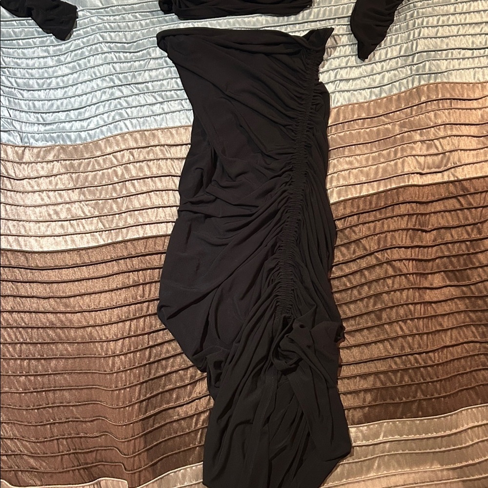 Khy Black Asymmetrical Ruched Top and Skirt Set - Picture 6 of 11